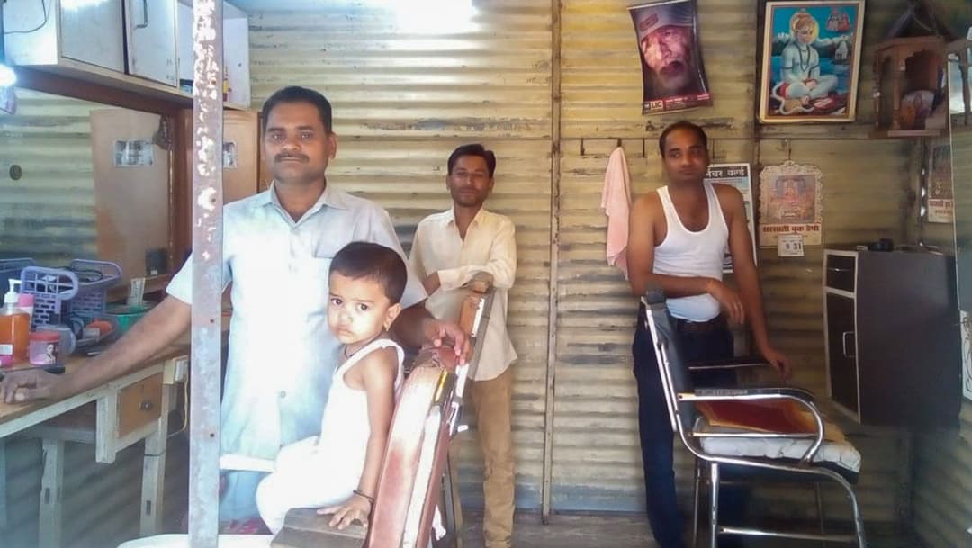 टाळेबंदीने केली बिनपाण्याची हजामत