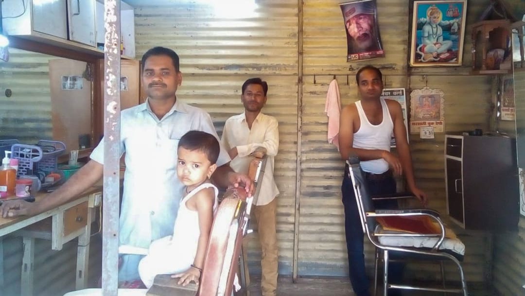 टाळेबंदीने केली बिनपाण्याची हजामत