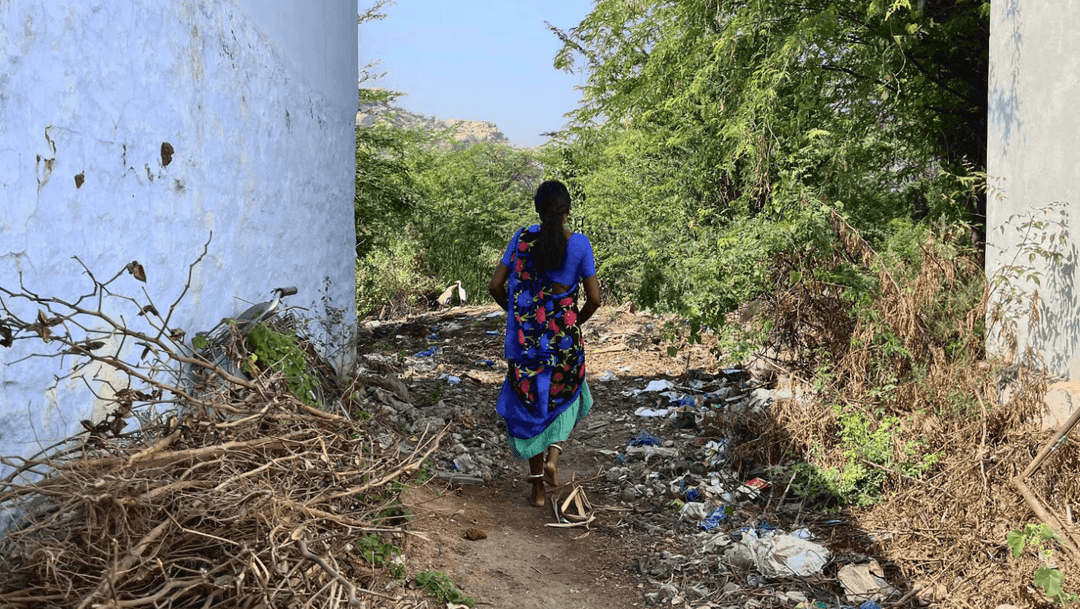 ‘ಈ ಕಾಲೋನಿಯಲ್ಲಿ ಶೌಚಾಲಯಗಳಿಲ್ಲ’