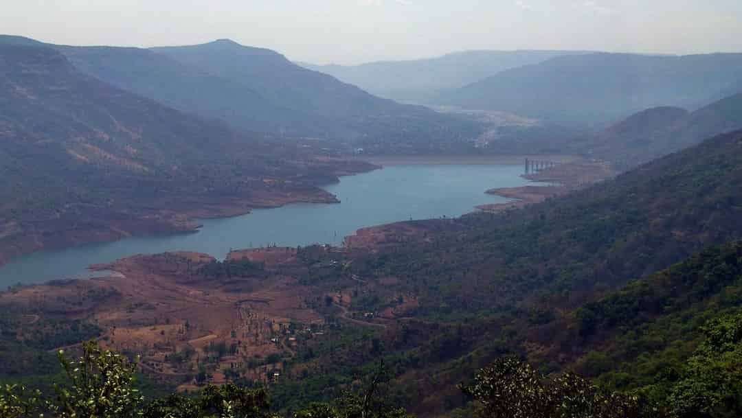 नदियों के स्रोत, शासकों के घोटाले