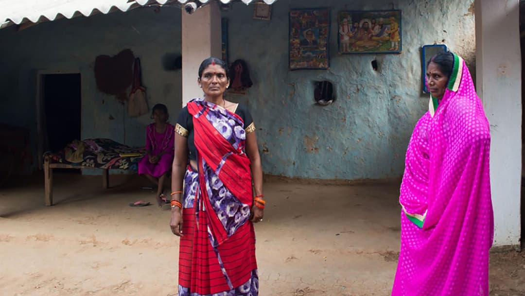 ’ہمیں لے جاؤ، ہماری زمین لینے سے یہ بہتر ہے‘