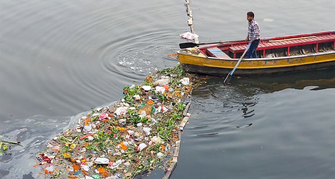 യമുനയിലെ മനുഷ്യജീവികൾ