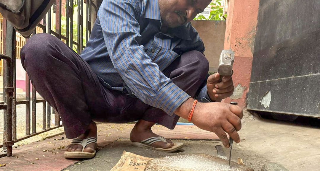 The daily grind of Lalbabu Mahato