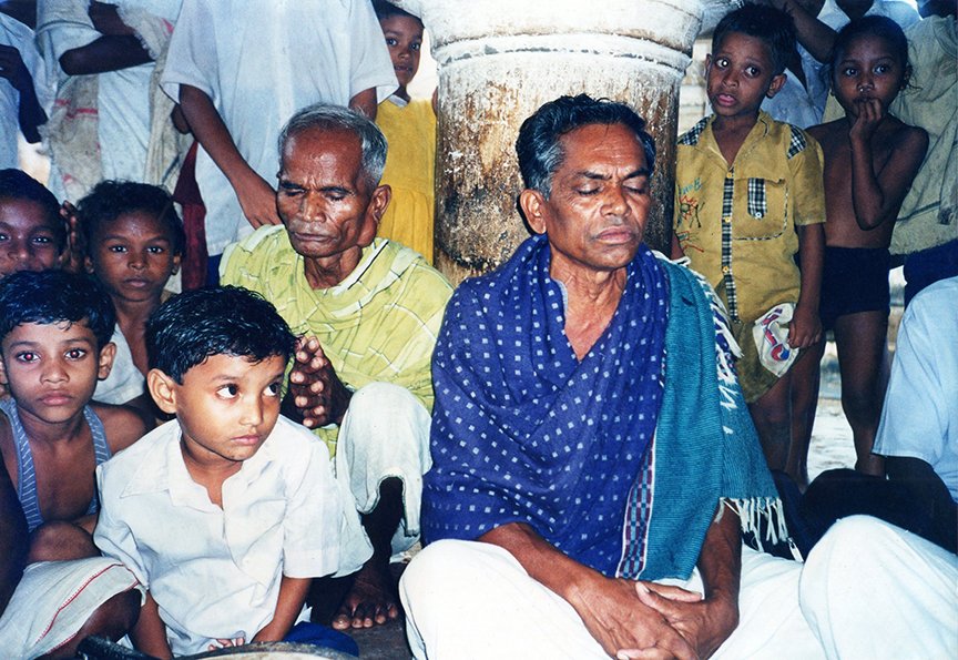 The last living fighters in Panimara at their daily prayers