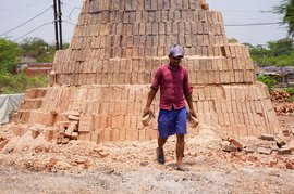 At Raipur's brick kilns: migrant workers may miss voting