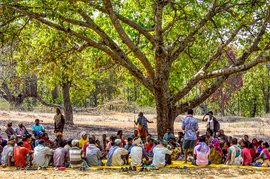 लुपुंगपाट: अइसन गांव जेकर छाती में धड़कत बा लोकतंत्र
