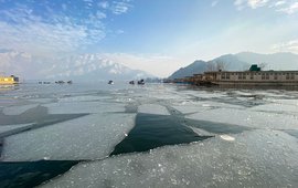 Medical help on thin ice for Dal Lake mohallas