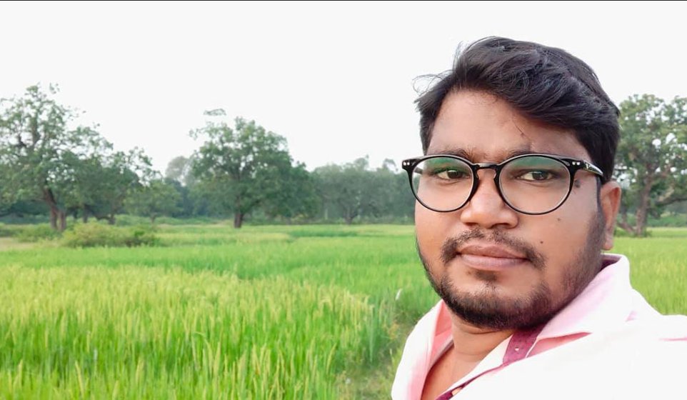 Haiyul Rahman Ansari posing for a selfie at his farm in Asarhia (left), and on April 10, 2021 at the Lokmanya Tilak Terminus before leaving Mumbai