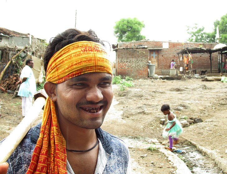 Man with rotten teeth