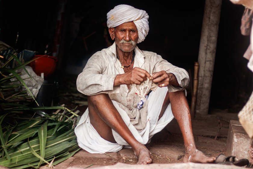 Siddu Gavade, a Dhangar shepherd, learnt to weave jalis by watching another, older Dhangar. These days Siddu spends time farming; he quit the ancestral occupation of rearing sheep and goats a while ago