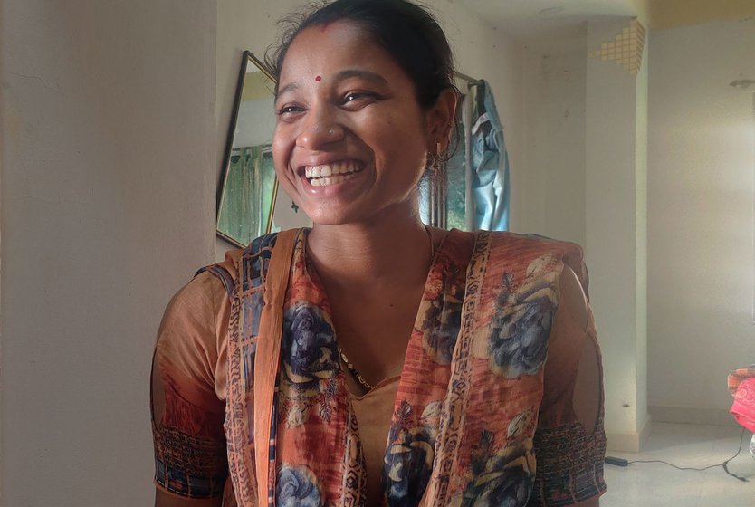 Swapnali Jadhav is a domestic worker in Mumbai. In between rushing from one house to the other, she enjoys listening to music on her phone