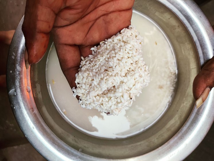 Right: Jaya biyyam is a special kind of rice is used to make poothareku . The rice is soaked for 30-45 minutes before grinding it into a batter that is used to make the thin films or rekulu.