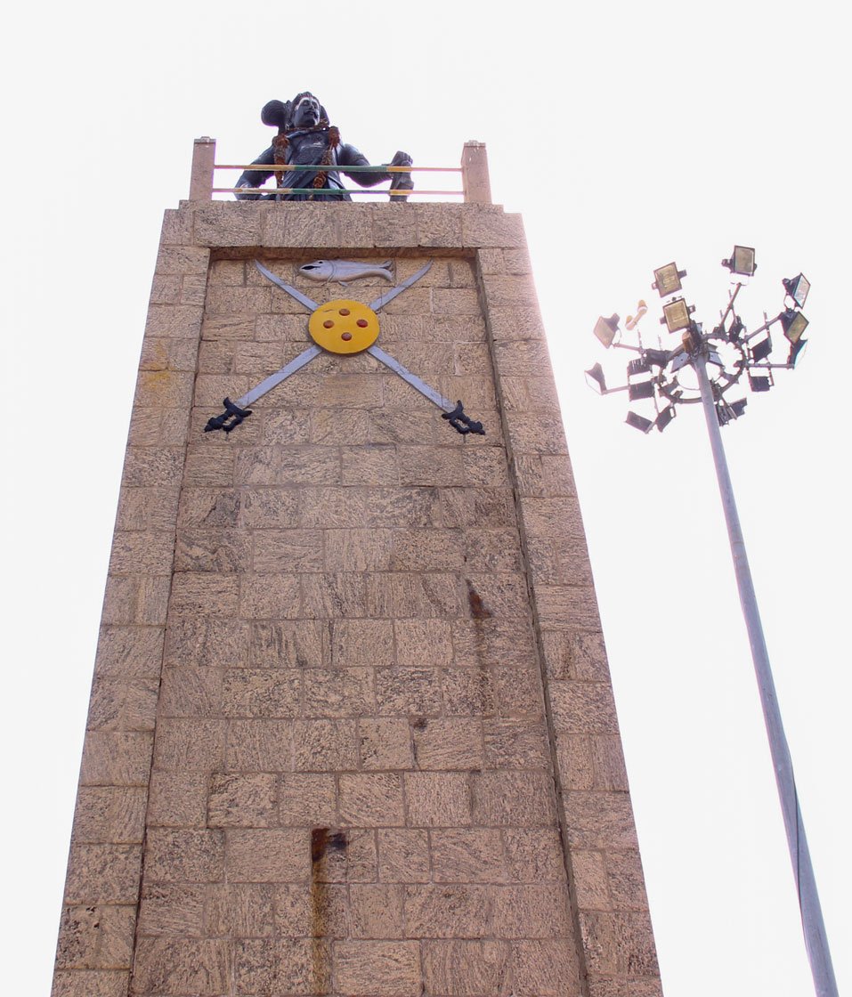 A monument to legendary freedom fighter Veerapandiya Kattabomman; he and his brother Umaidurai were hanged by the British in 1799. It's in Kayatharu, around 30 km from Kovilpatti, where Dharman lives, and he tells a riveting tale about Umaidurai that speaks of the courage of local communities