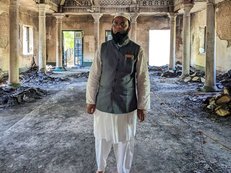Mohammad Shakir Qasmi, the Principal of Madrasa Azizia, is first generation teacher from his family. When he had visited the library on 1st April, he was shocked to see the situation
