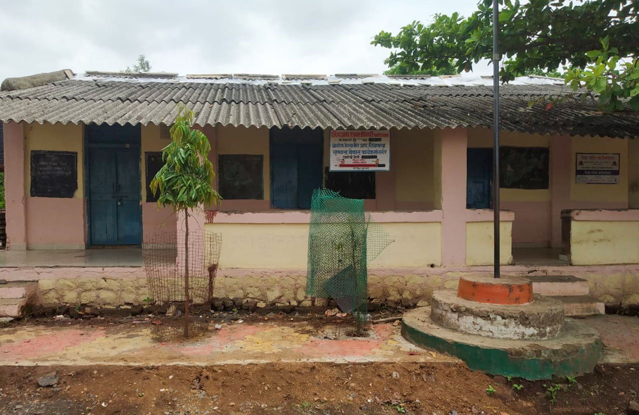 Most students with smartphones are aged 16 and above in Dongari village, where the zilla parishad school (right) is up to Class 8