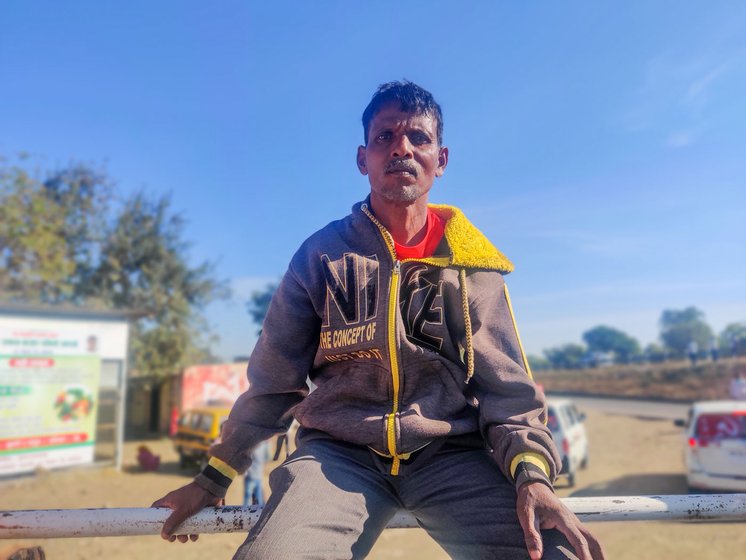 Mathura Barde (left): 'Never seen a protest like this'. Suresh Wartha (right): 'We wanted to show farmers are opposed to the laws outside of the northern states too'