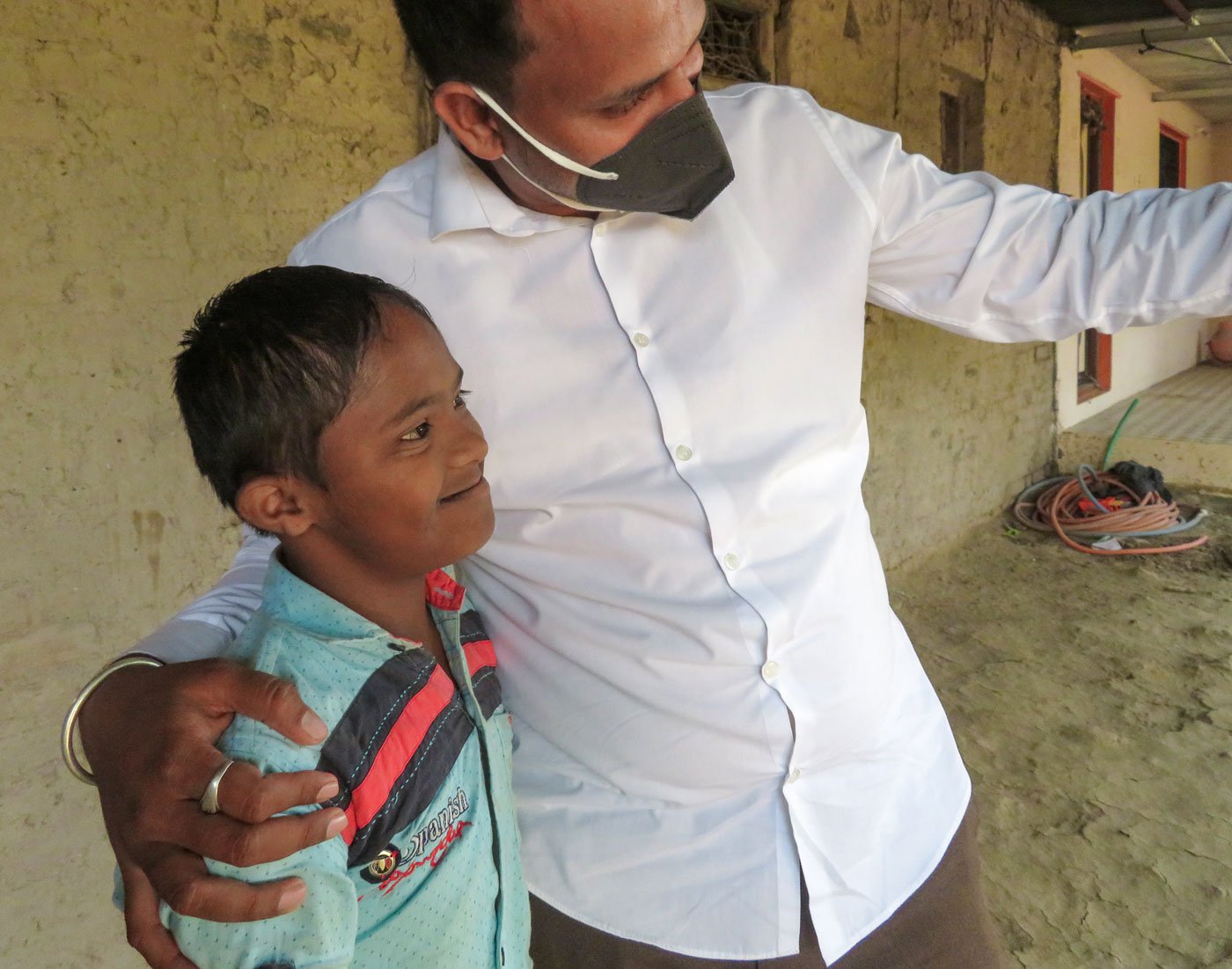 Right: Prateek and Rohit Bagade, programme coordinator at Dnyanprabodhan Matimand Niwasi Vidyalaya