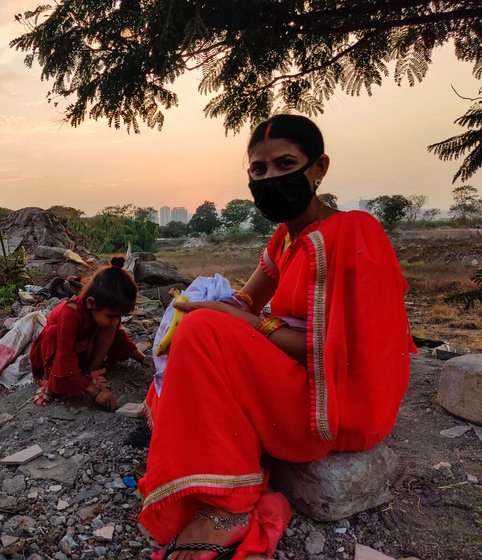 On the Mumbai-Nashik highway, Sunita got down to un-cramp a bit, while Ruby played nearby

