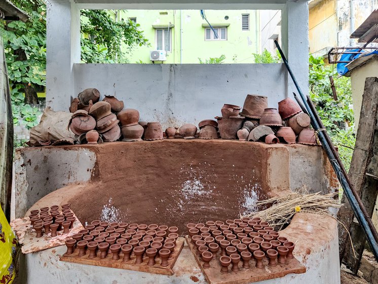 The kiln in Kummara Veedhi is used by many potter families.