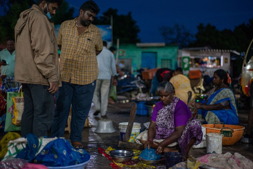 Kala arrives at the harbour at 4:00 a.m. and leaves around 5:00 p.m. The morning hours are the busiest when customers  purchase fish and get it cut and cleaned