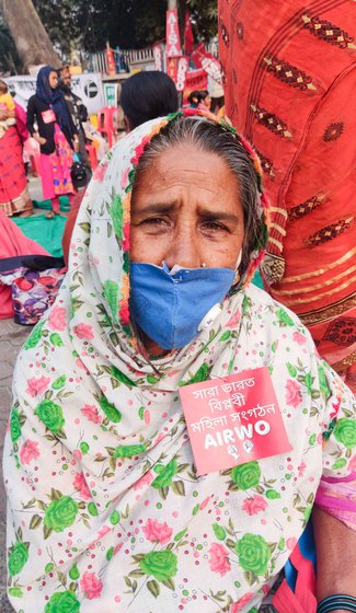 'The companies only understand profit', said Manju Singh (left), with Sufia Khatun (middle) and children from Bhangar block