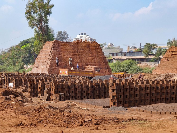 Right: A brick kiln site in Jadhavwadi. The high temperatures and physically arduous tasks for exploitative wages make brick kilns the last resort of those seeking work