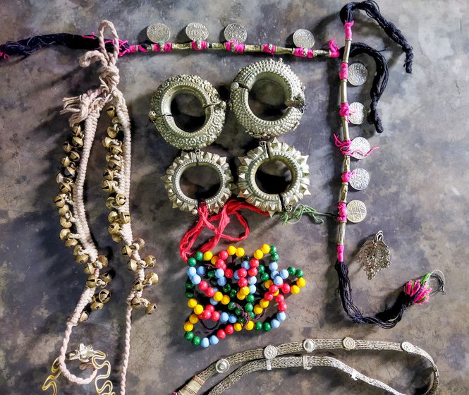Right: Ornaments used in a Dalkhai performance – Katriya, bandhriya, paisa mali, gunchi, bahati, ghungru, khakla and kanpatri.