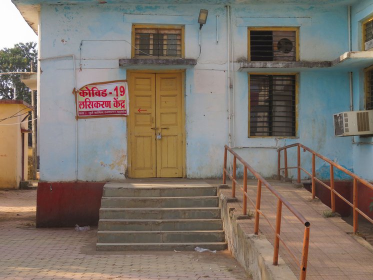 Left: The Roshamal Kh. PHC is between 5-8 kilometers from the hamlets: 'Can’t the government give us the injection here [at the local PHC]?' people ask. Right: Reaching the nearest Covid vaccination center in Dhadgaon Rural Hospital involves walking some 20 kilometres across hilly terrain