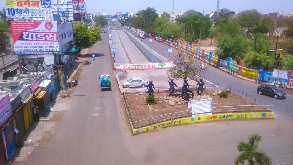 Left: Rutu’s Beauty Zone is one of many salons in Latur city Right: Deserted main thoroughfare of Latur city

