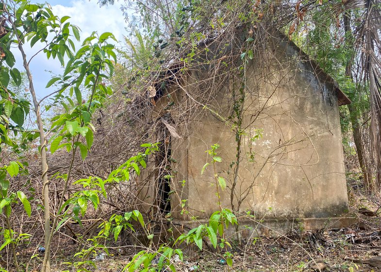 A now-dilapidated room constructed for menstruating women in D. Hosahalli. Right: A hut used by a postpartum Kadugolla woman in Sathanur village