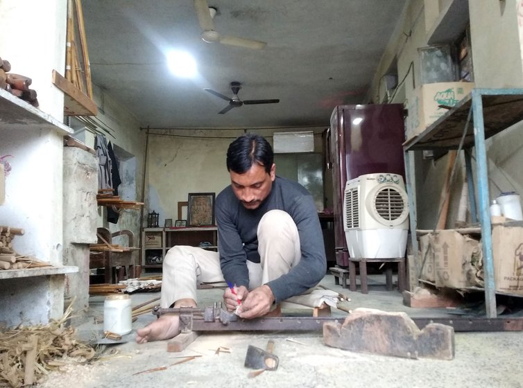 Jeetu begins the process of turning this cane into a mallet. He marks one cane to between 50 to 53 inches for horseback polo and 32 to 36 inches for cycle polo