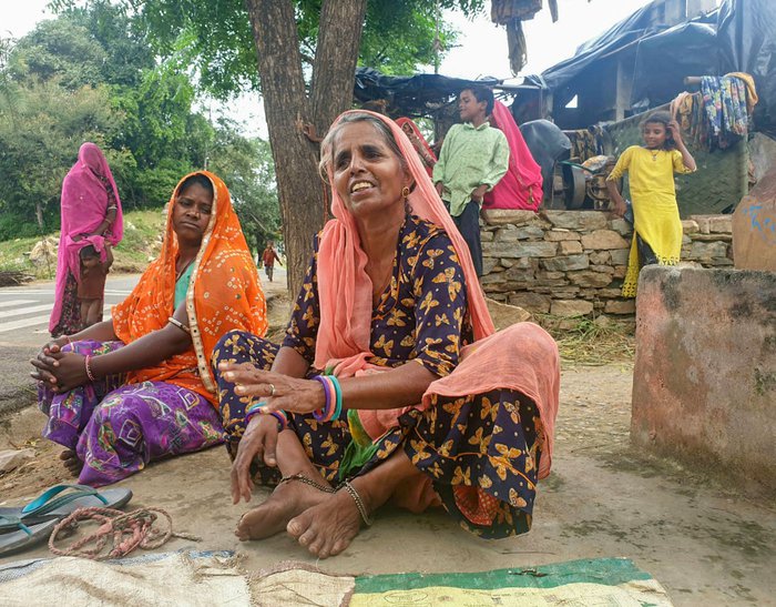 Bamribai Kalusingh, from the Rajput caste, lives in Karda. ‘The women from Karda go in groups, sometimes as far as Gogunda CHC’