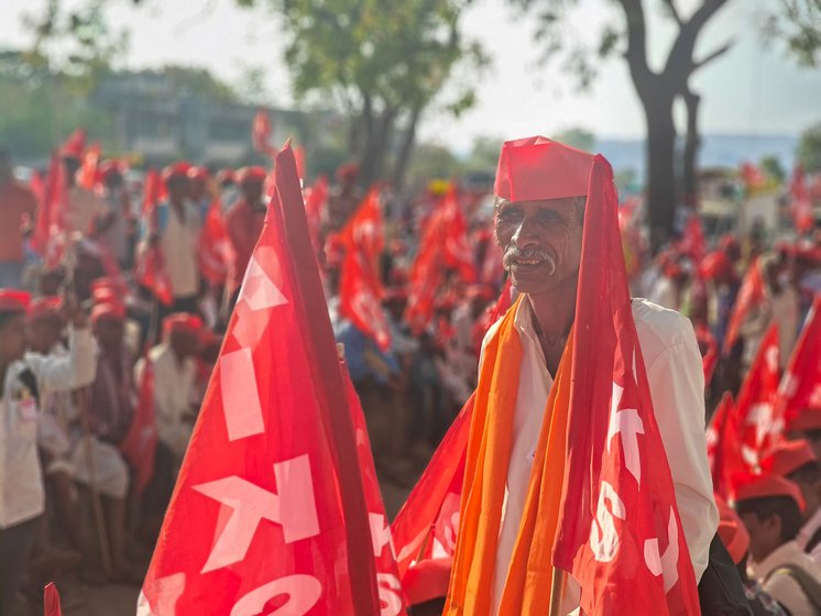 The demands of thousands of farmers gathered here are not new. Since the 2018 Kisan Long March, when farmers marched 180 kilometres from Nashik to Mumbai, farmers have been in a on-going struggle with the state
