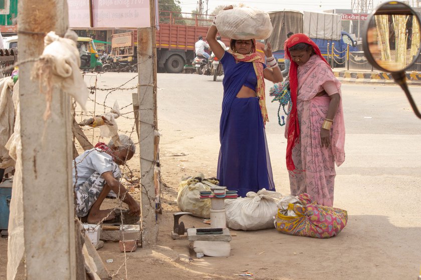 Left: As the day progresses, Karuna and Saranga move on to look for customers in a market in Kheda district.