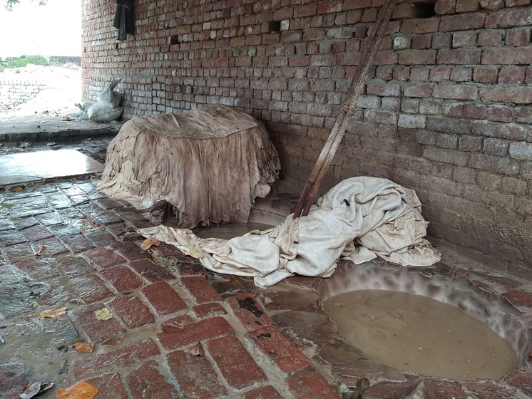 Left : Raw hide piled up at the Shobhapur Tanners Cooperative Society Limited