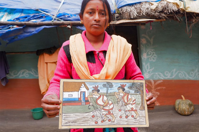 Skilled Paitkar painter, Anjana Patekar is one of the few women artisits in Amadobi but she has stopped painting now