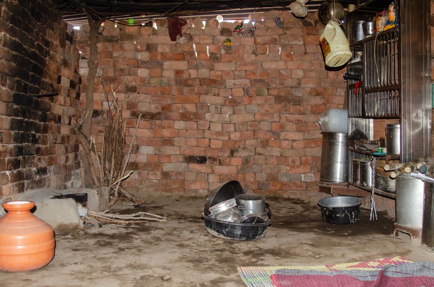 Right: Chhagan’s house in Khambala village in Hingoli district. His parents depend on their earnings from agriculture labour to survive