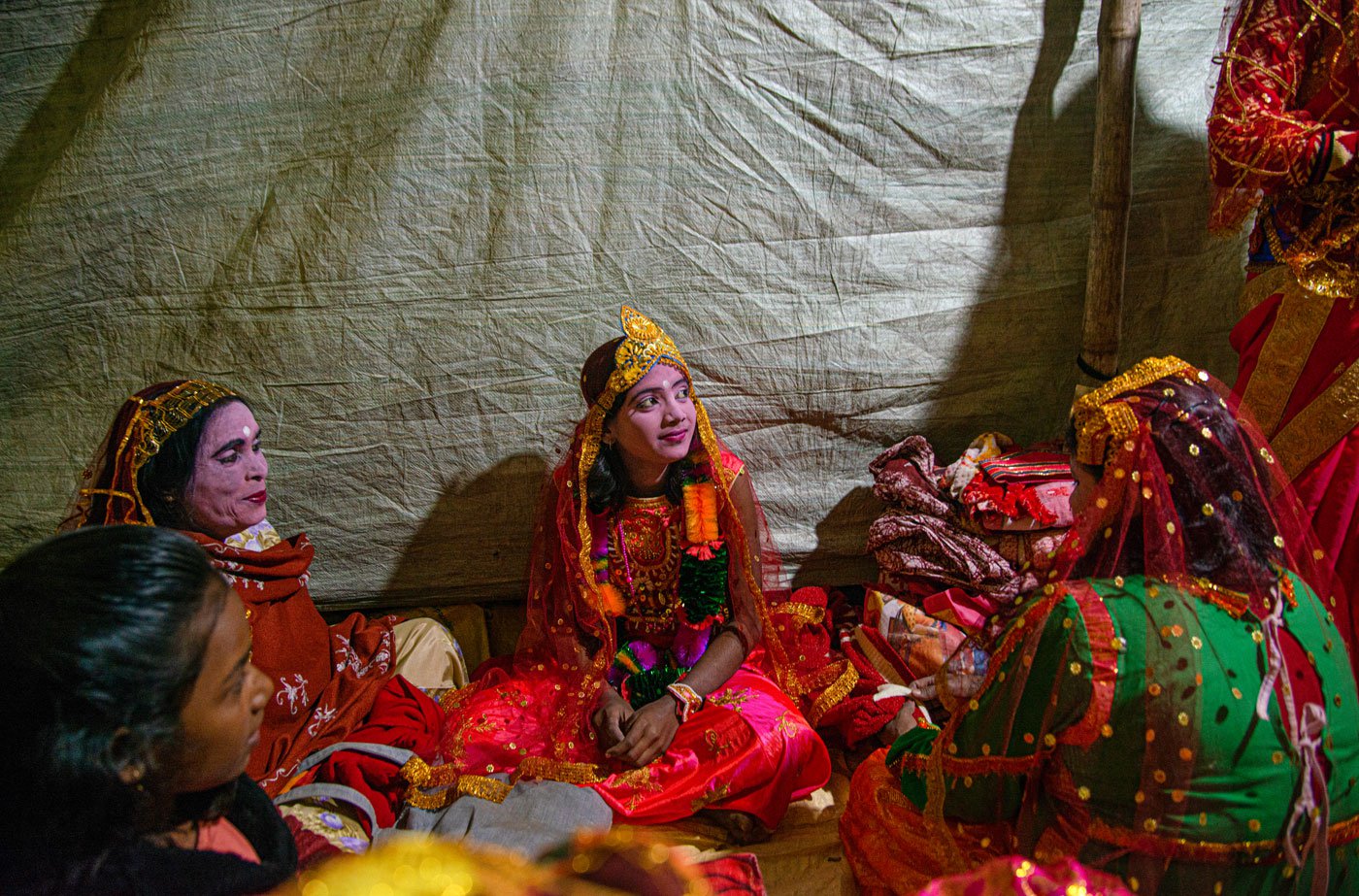 Rakhi Mandal who plays the role of young Ma Bonbibi and Dukhe, interacting with her co-actors