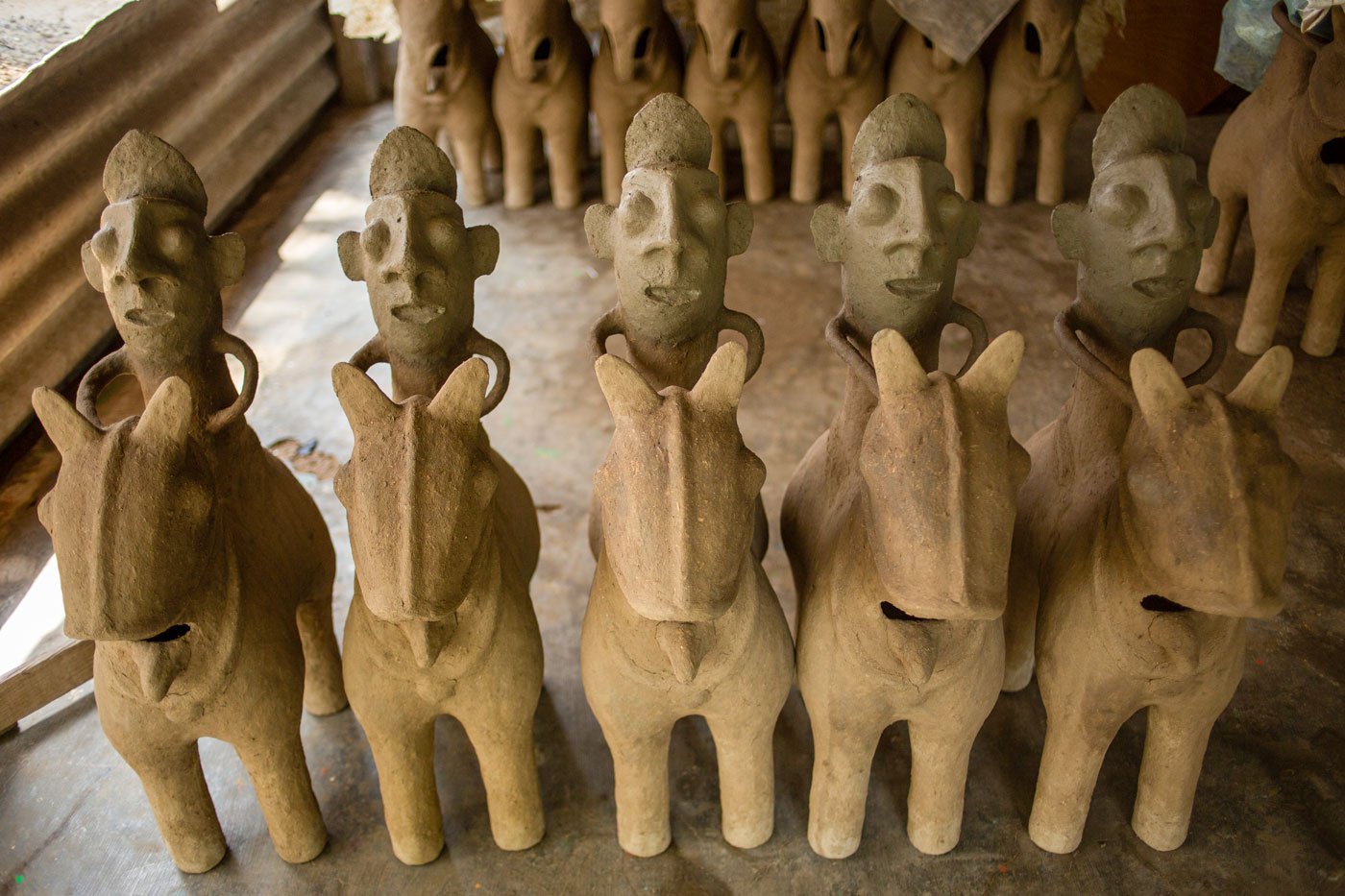 The idols have dried and are ready to be painted.