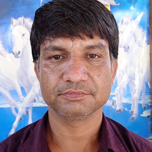 Mukesh Parmar is a Salon owner and a barber from Kukdeshwar, Manasa, Neemuch, Madhya Pradesh