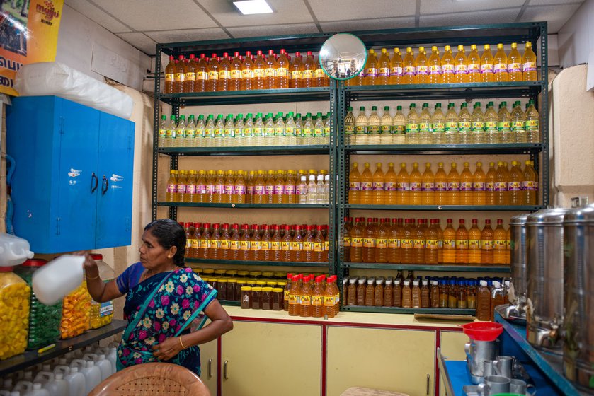 Freshly pressed sesame oil (left). Various cold pressed oils (right) at the store in Srirangam.