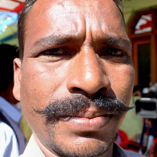 Guyalal Lungadilal is a Daily wage labourer from Machkandi, Augustmuni, Rudraprayag, Uttarakhand