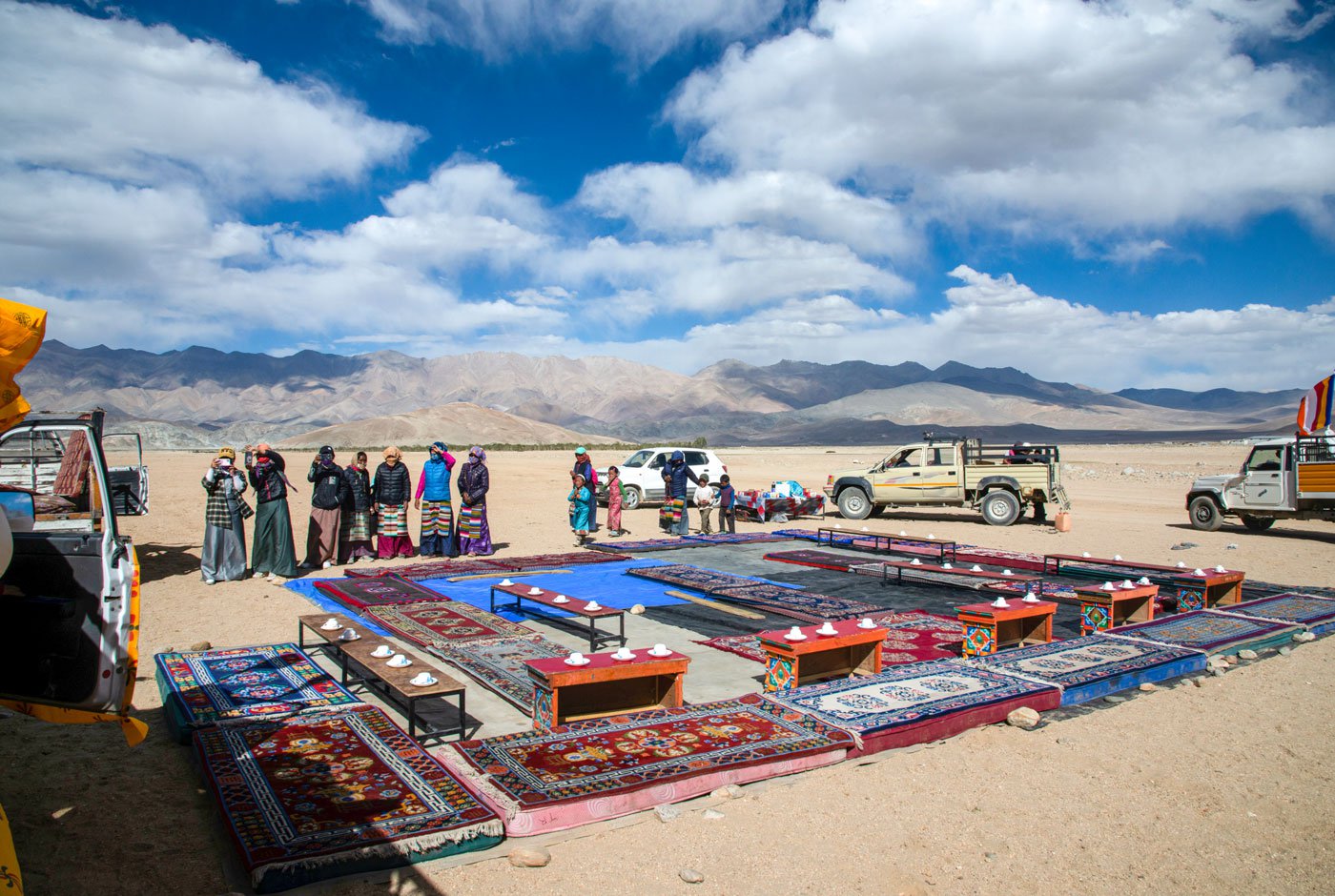 En-route to Naga Basti, the procession’s convoy stops at Bug village as residents come to seek their blessings from the lamas of Hanle monastery. They have prepared refreshments for the convoy