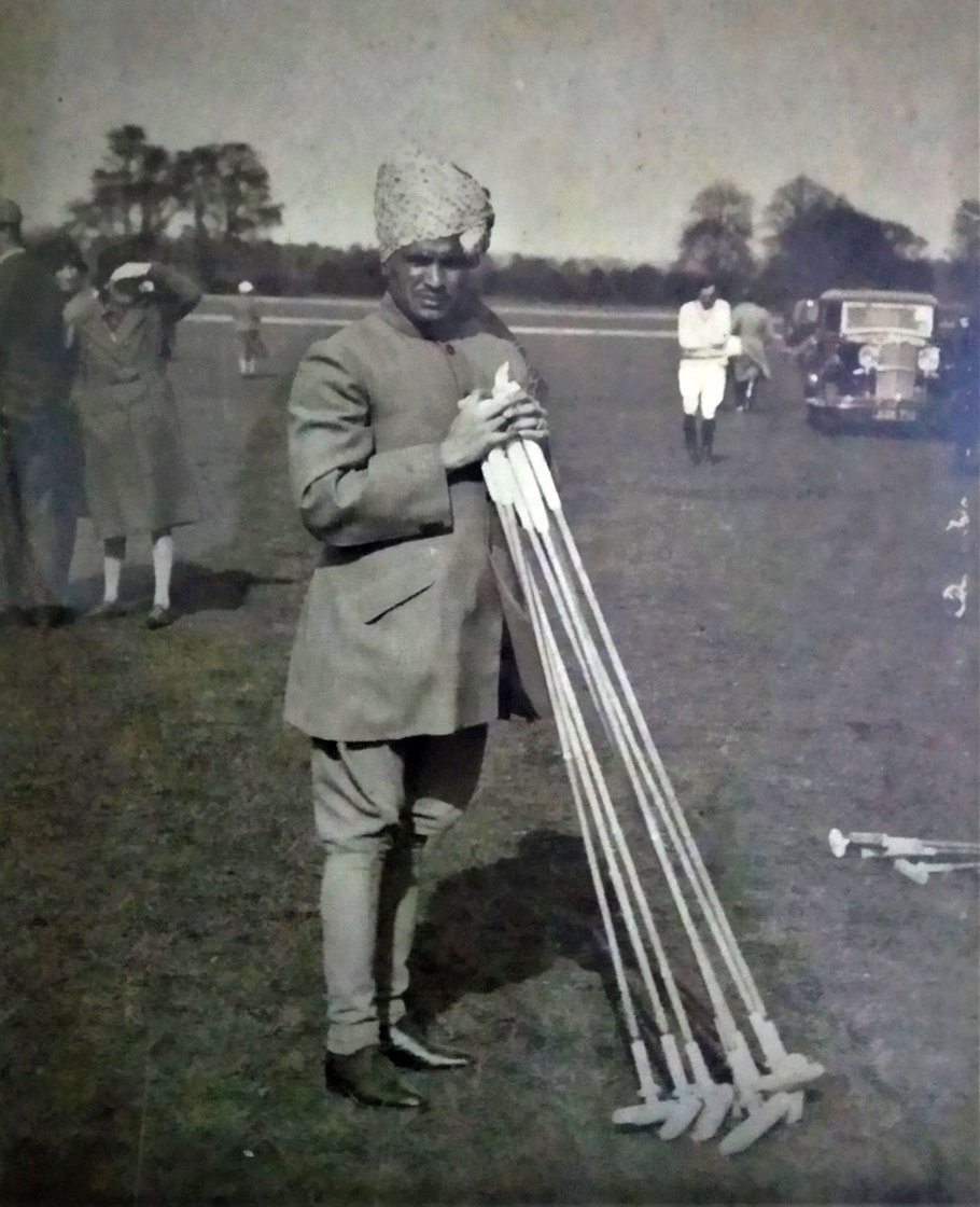 Ashok’s paternal uncle, Keshu Ram with the Jaipur team in England, standing ready with mallets for matches between the 1930s and 1950s
