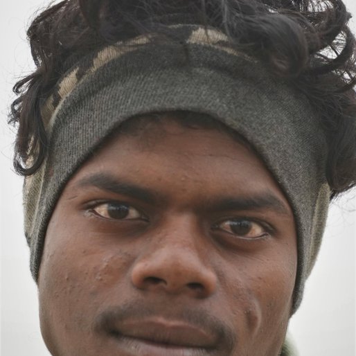 Sunny Kumar is a Daily wage cleaner from Digha Diara, Patna Rural, Patna, Bihar