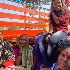 Savita Gunjal, a 16-year-old Bhil Adivasi farm labourer and singer-composer from Nashik district, kept everyone’s spirits and resolve high on the jatha to Delhi by Maharashtra farmers with her wonderful songs

