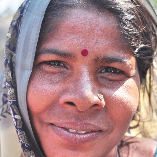 Godhani is a Handicraft worker from Kasipur, Reusa, Sitapur, Uttar Pradesh