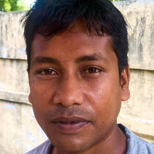 ABHIJIT ROY is a Juice stall owner from Putipara, Hanskhali, Nadia, West Bengal