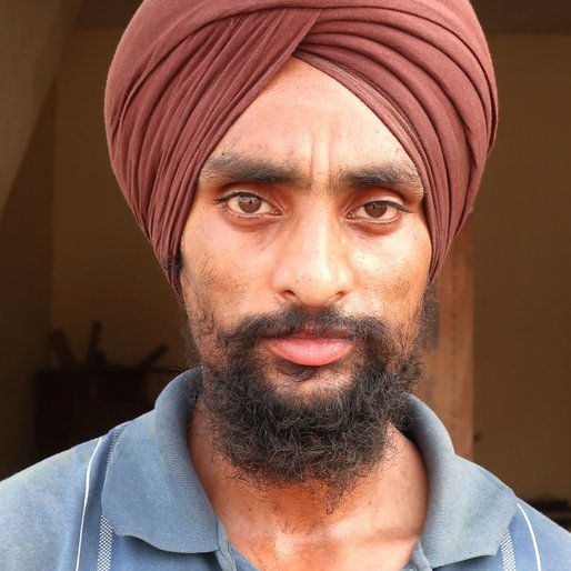 Baljinder Singh is a Carpenter from Lakhnaur, Kharar, SAS Nagar, Punjab