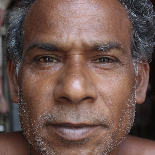 Sahadeb Dey is a Weaver from Islampur (town), Raninagar-I, Murshidabad, West Bengal